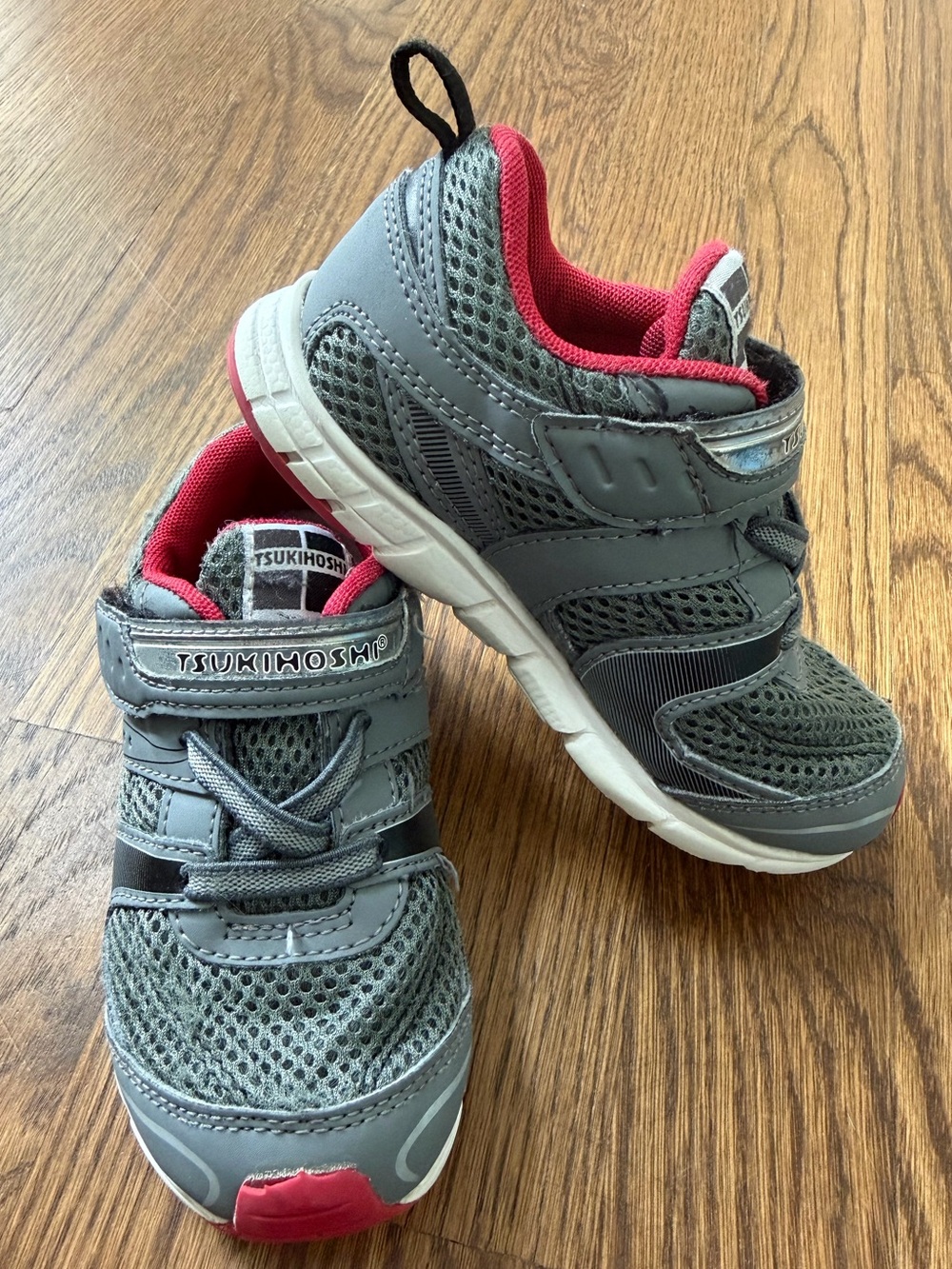 Tsukihoshi Velocity Gray and Red Kids Athletic Sneakers, toddler size 9